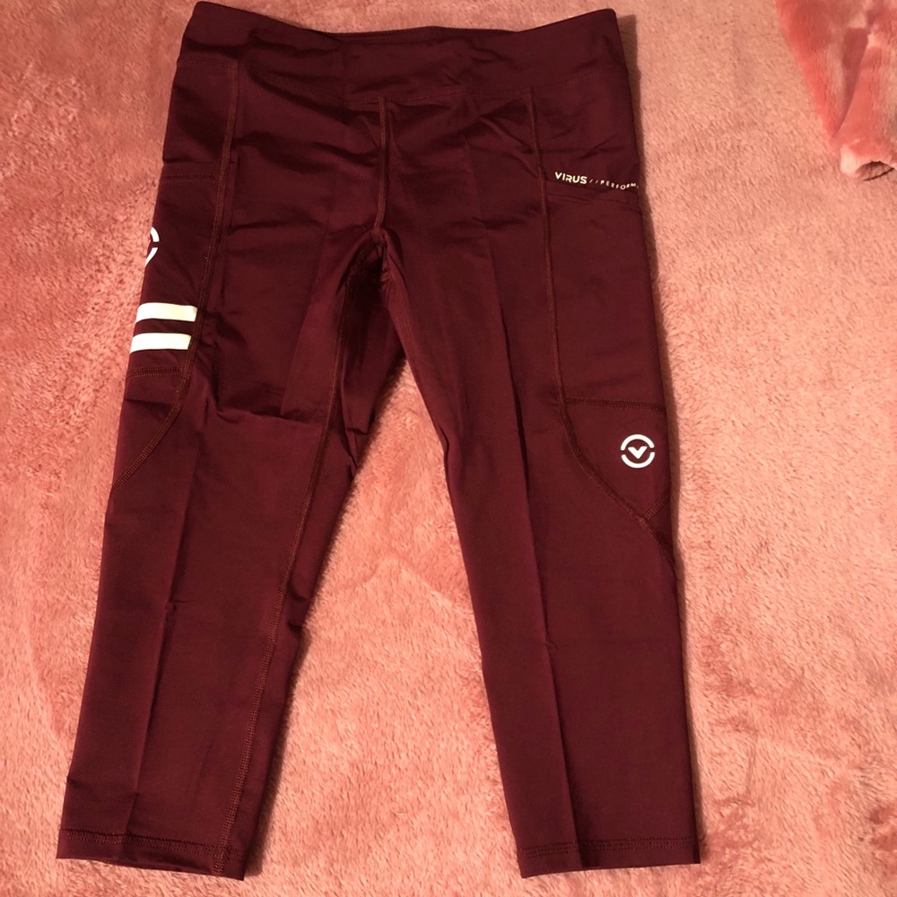 Virus cropped leggings